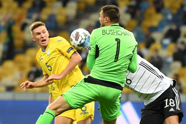 俱乐部杯-韩德君10分辽宁负首钢 范子铭8+11