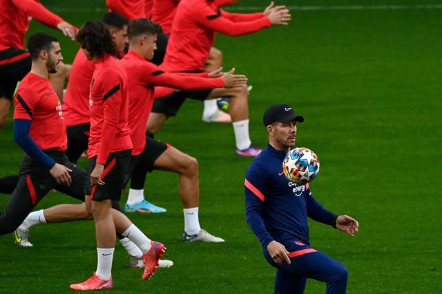 NBA新赛季前瞻：争冠格局混乱 詹杜库难现辉煌